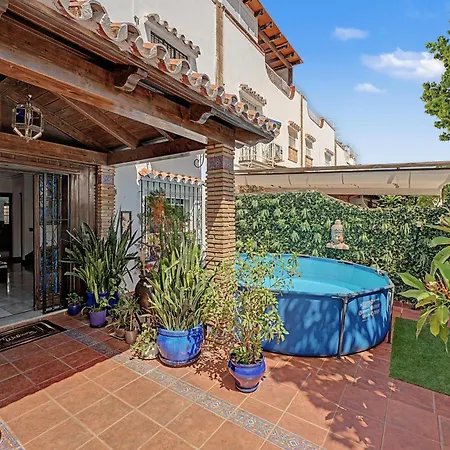 Hébergement de vacances Townhouse In Playamar, Sol Y Playa *